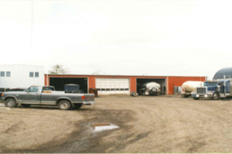 Liquids in Motions new mechanic shop in 1980.